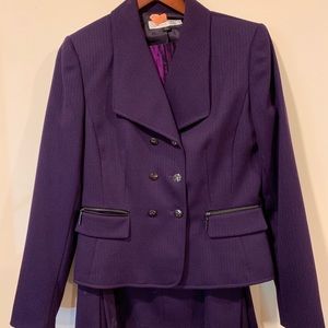 Tahari Skirt Suit